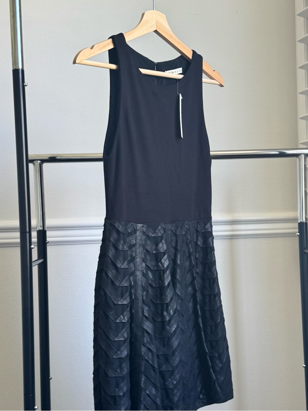 Alice + Olivia Women's Zilla Goat Leather Mini Black Dress Paneled Ponte 2 NWT - Picture 3 of 10
